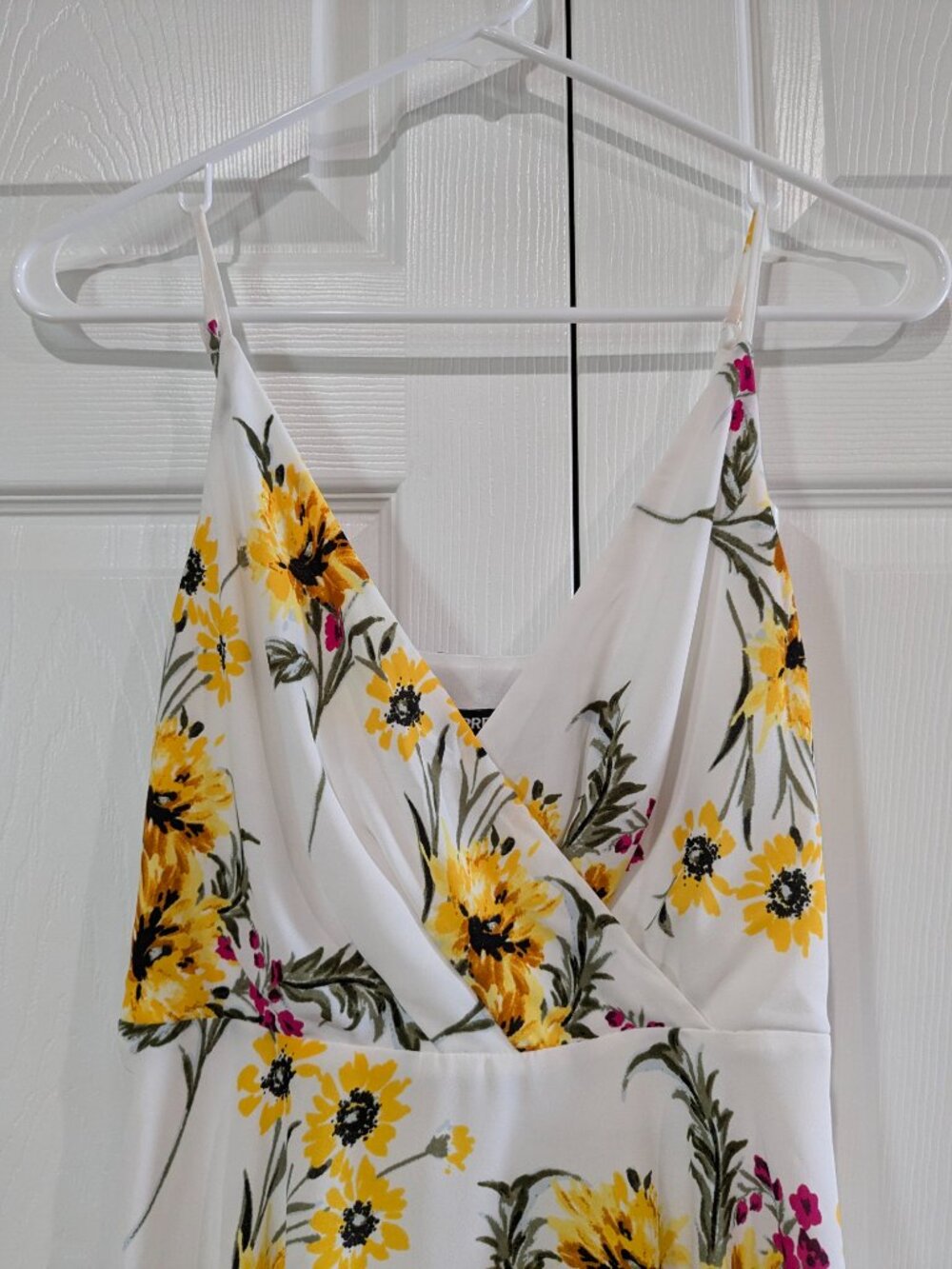 Express Women's Surplice Fit and Flare Floral Mini Cami Dress, White Yellow, XS - Picture 3 of 14